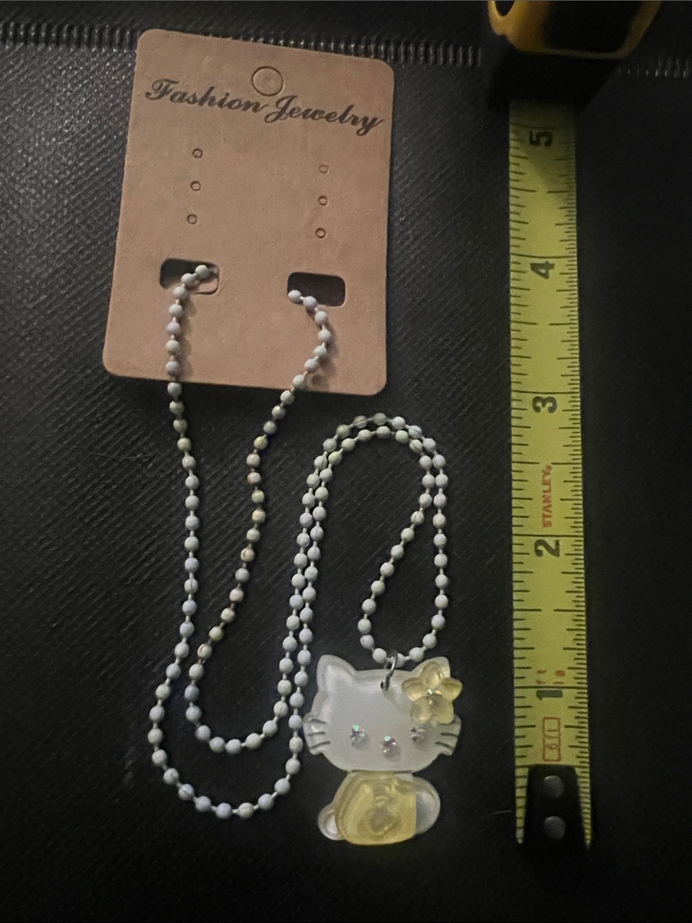Fashion Jewelry White and Yellow Cat Pendant Beaded Necklace